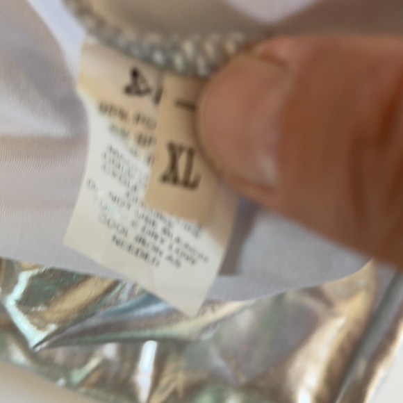 Silver metallic pants. Size XL - Picture 3 of 6